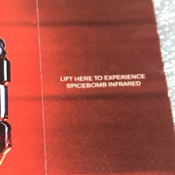 🆓 FREE W/ BUNDLE Viktor & Rolf SPICEBOMB Infrared Sample Card - Picture 3 of 4